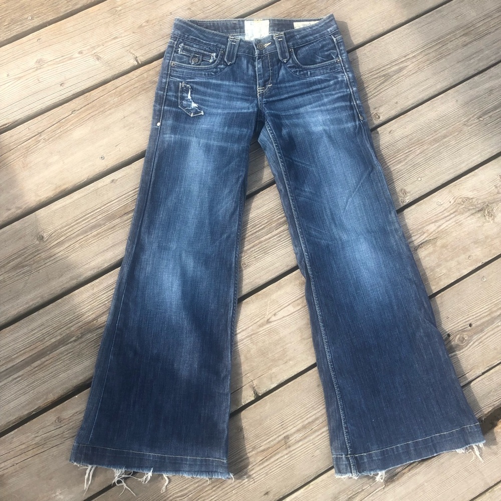 Taverniti jeans Janis size 26. Wide leg with trendy and stylish details.